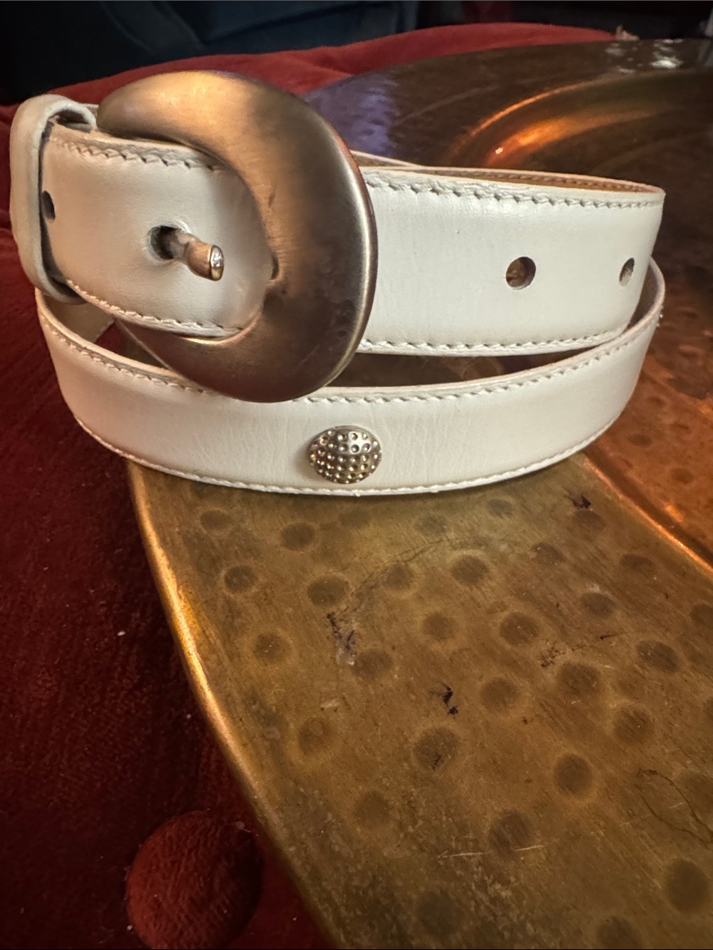 Women's White Leather Belt with Rounded Silver Buckle
